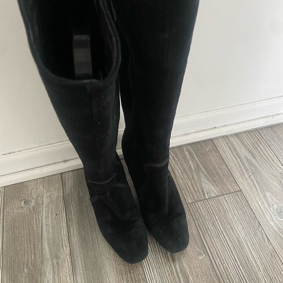 Zara suede boots-Knee high-Size 39 European-Worn fee times - Picture 2 of 3